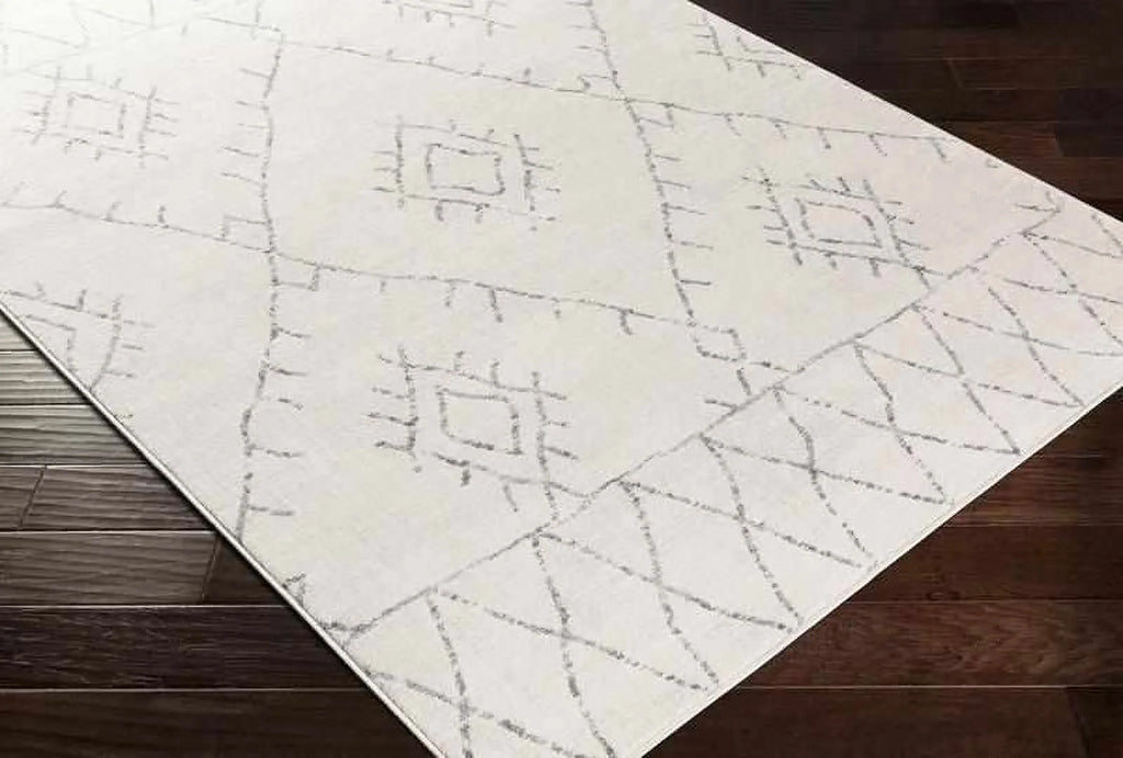 White 8x10 Area Rug Z943080