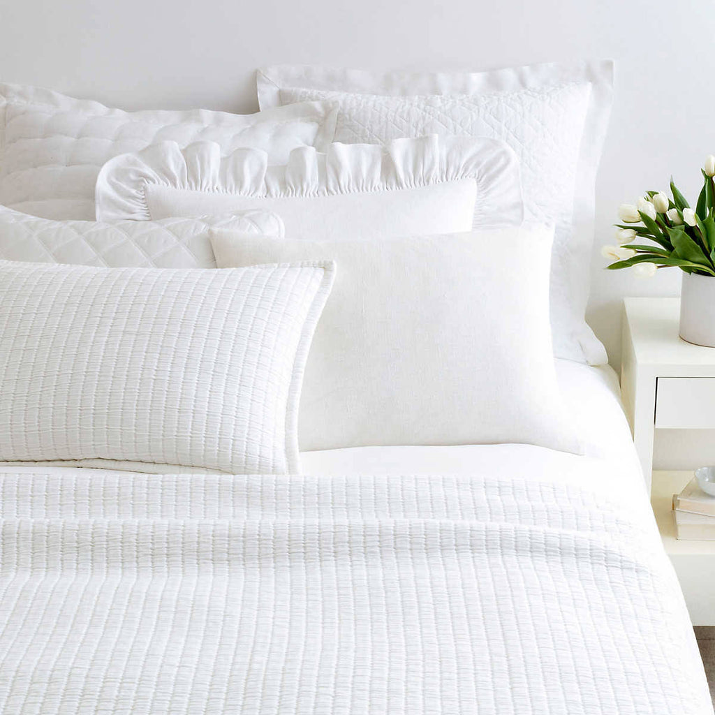 White Twin Matelasse Coverlet U4398