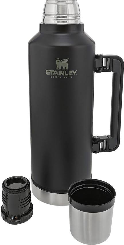 Classic Legendary Bottle 2.5 qt Black I3301