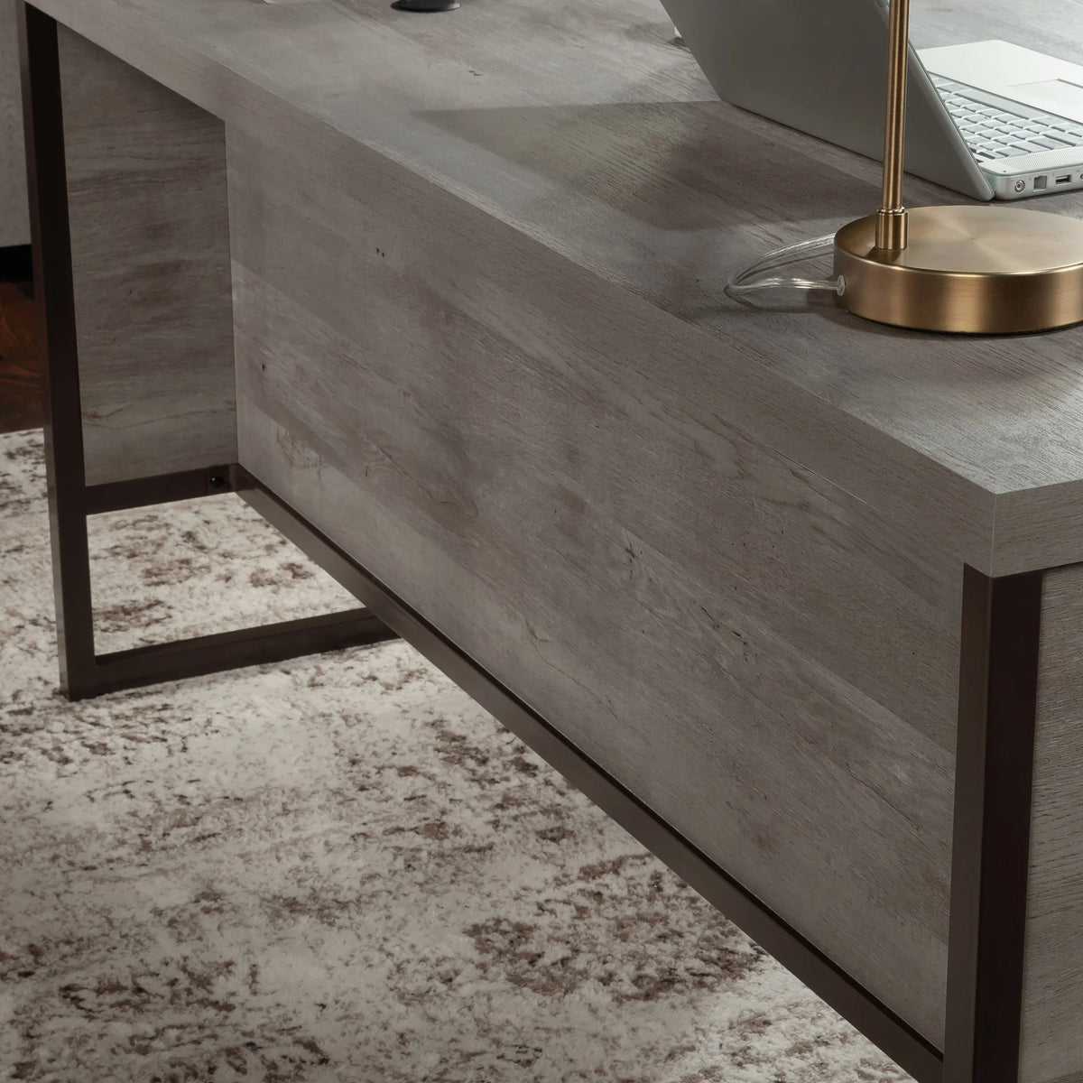 Engineered Wood Executive Desk in Mystic Oak I171556